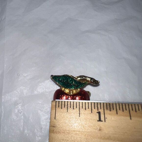 Vintage MCM Apple Brooch - Picture 3 of 8
